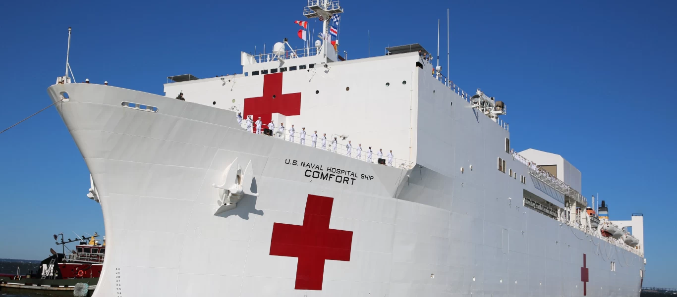 Το αμερικανικό Ναυτικό ρίχνει στην «μάχη» κατά του κορωνοϊού τα πλωτά του νοσοκομεία (βίντεο)